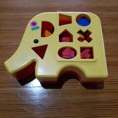 おもちゃ コンビ カタチ合わせの画像