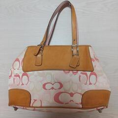 COACHのハンドバッグが1500円！