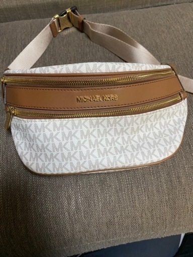 新品未使用Michael korsマイケルコース　ウエストポーチ　ボディバッグ