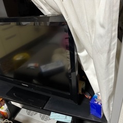東芝REGZA 32A1Sとテレビ台の画像