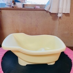 ベビーバス　黄色の画像