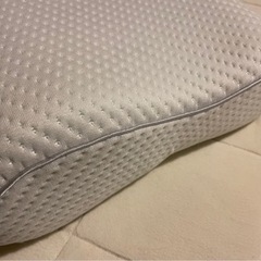 ☆ニトリ☆低反発枕☆ウレタンまくら☆波型☆首痛肩痛の方に☆の画像