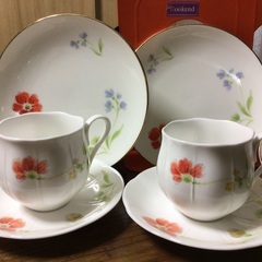 MAGNA  sango カップ&ソーサー　2客　と、ケーキ皿3枚の画像