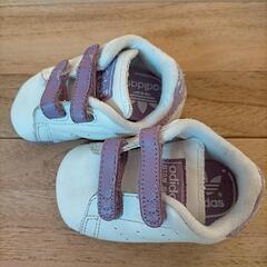 アディダス ファーストシューズの画像