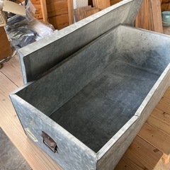 トタン衣装箱　古道具の画像