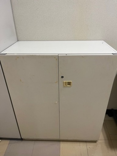 スチール棚　収納