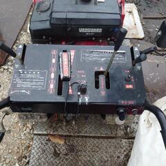 除雪機 ｽﾉｰｽﾛﾜｰ890HST ｻｲﾄﾞｸﾗｯﾁ 作業灯LEDの画像