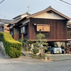 宇部市ときわ公園周り、高速道路入り口まで300m.土地70坪家付...