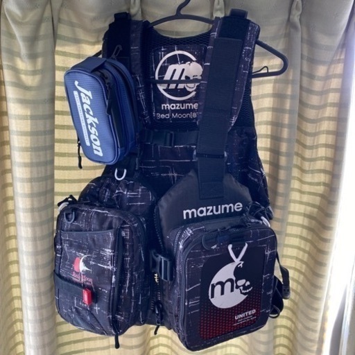 マズメレッドムーンライフジャケット