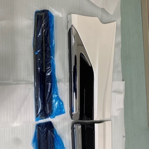 レクサスRX モデリスタ　右サイドスカート　白