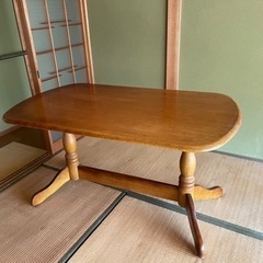 テーブル　イスのセットの画像