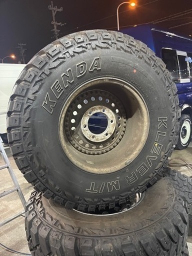 ケンダ32×11.50R15社外アルミホイール