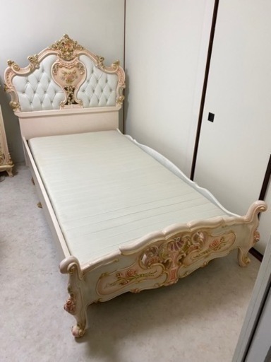 シングルベッド