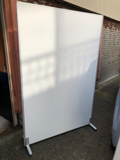 パーティション　B