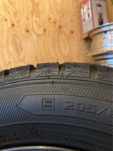 【お取引中】スタッドレスタイヤ グッドイヤー ICENAVI6 205/60R16 920 2018年製　４本セット