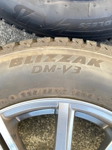 スタッドレスタイヤ　225/65R17