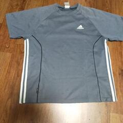 アディダス　Tシャツ