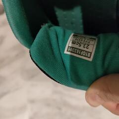 【無料】ミズノ　ウォーキングシューズ　23.5センチの画像