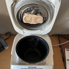 象印　炊飯器　ZOJIRUSHI NP-RW05の画像