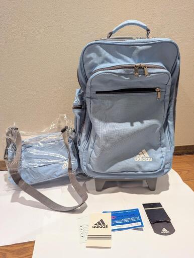 ソフトキャリーバッグ　キャリーケース　スーツケース　小型　19L アディダス
