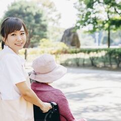 「人を育てる」を理念の中心に置き新人研修+フォローアップ研修→中...