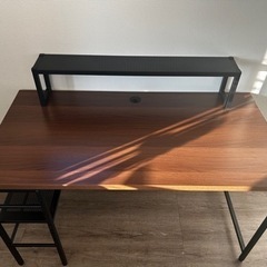 LOWYA フリーラック&タップ収納付 一体型デスクの画像