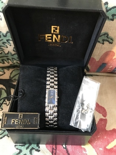 腕時計  FENDI  電池切れ