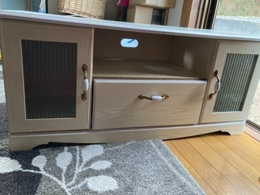 テレビ台とテーブルセット