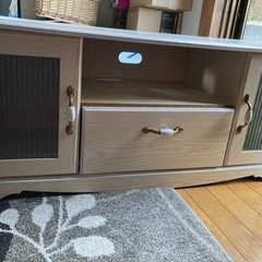 テレビ台とテーブルセット