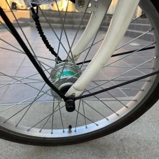 ※終了しました。折りたたみ自転車 白 ホワイト ギア6段 小型 カゴ サイドスタンド 鍵