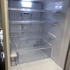 プラズマクラスター搭載！！！　両開き！！！　自動製氷機能付き！！！　シャープ　３ドア冷蔵庫　４９，９８０円の画像