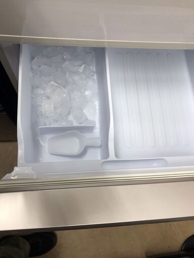 プラズマクラスター搭載！！！　両開き！！！　自動製氷機能付き！！！　シャープ　３ドア冷蔵庫　４９，９８０円