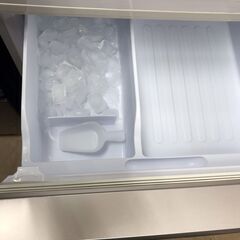 プラズマクラスター搭載！！！　両開き！！！　自動製氷機能付き！！！　シャープ　３ドア冷蔵庫　４９，９８０円の画像