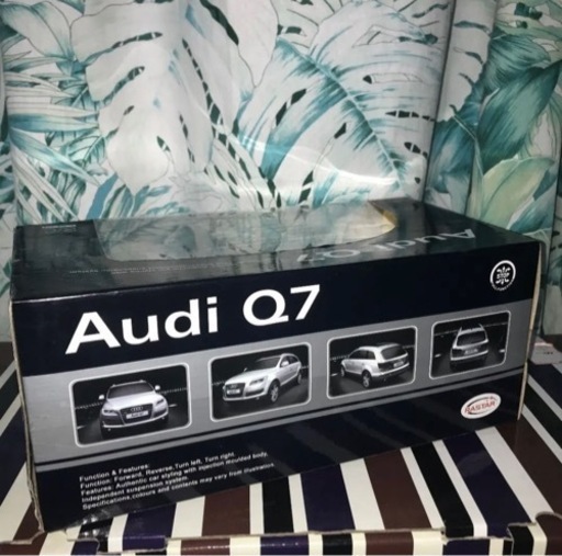 ラジコン AudiQ7