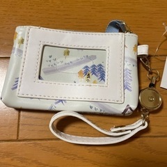 リールつきパスケースの画像