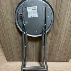 折りたたみ椅子の画像