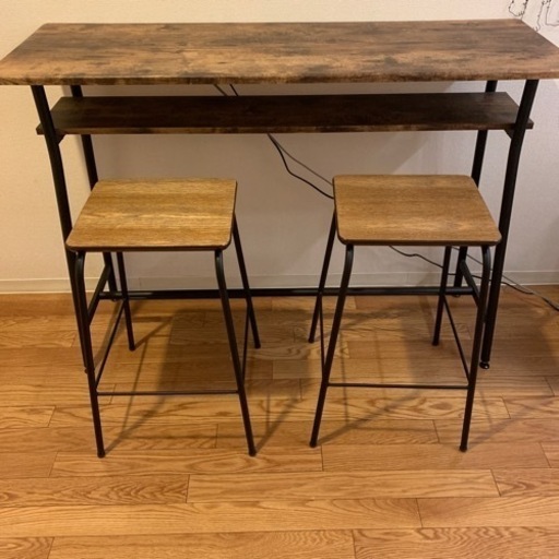 お譲り決定しました。至急！美品カウンターテーブル、椅子2脚セット