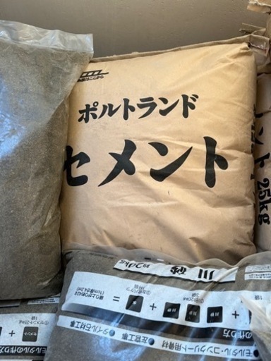 セメントと川砂