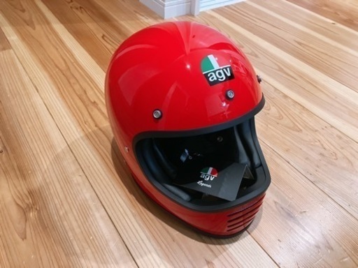 agv 赤ヘルメット　Mサイズ新品　未使用