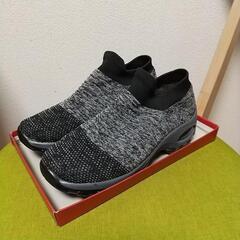 スケッチャーズ風シューズ