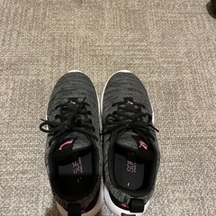 プーマ　ランニングシューズの画像