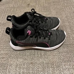 プーマ　ランニングシューズの画像
