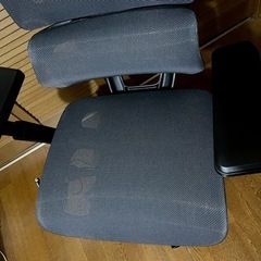 フットレスト付き高機能ワークチェア「GrowSpica Pro」の画像