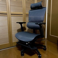 フットレスト付き高機能ワークチェア「GrowSpica Pro」の画像