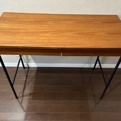【値下げ】お洒落な檜のデスク お部屋に馴染みますの画像