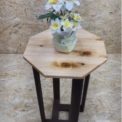 ハンドメイド家具　サイドテーブル　①の画像