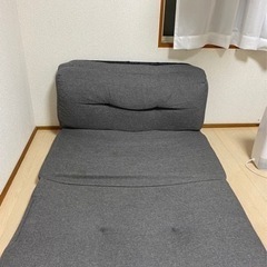ベットにもなる可動式ソファの画像