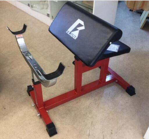 プリーチャーカールベンチ