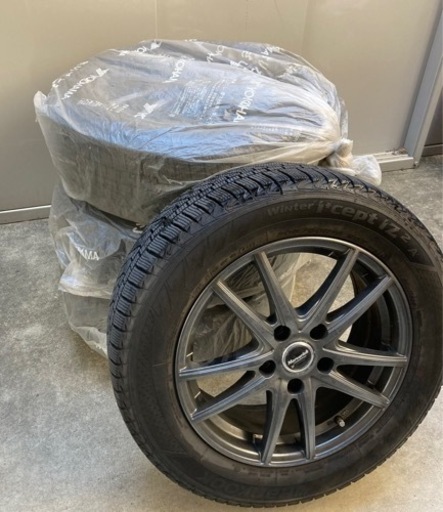 値下げ！2017年式　スタッドレス　HANKOOK 4本 タイヤ　ホイールセット