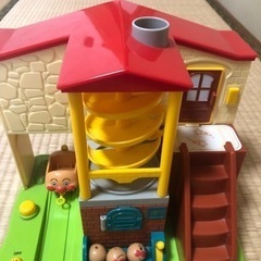 受け渡し予定決まりました　アンパンマン パン工場ハウスと人形達の画像